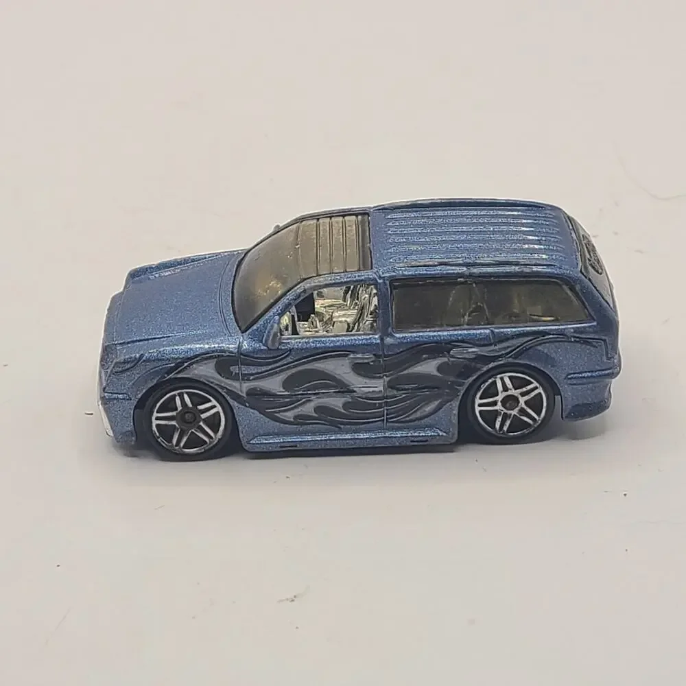 2002 Mattel Hot Wheels SUV - Boom Box - Blue with Black and White Flames